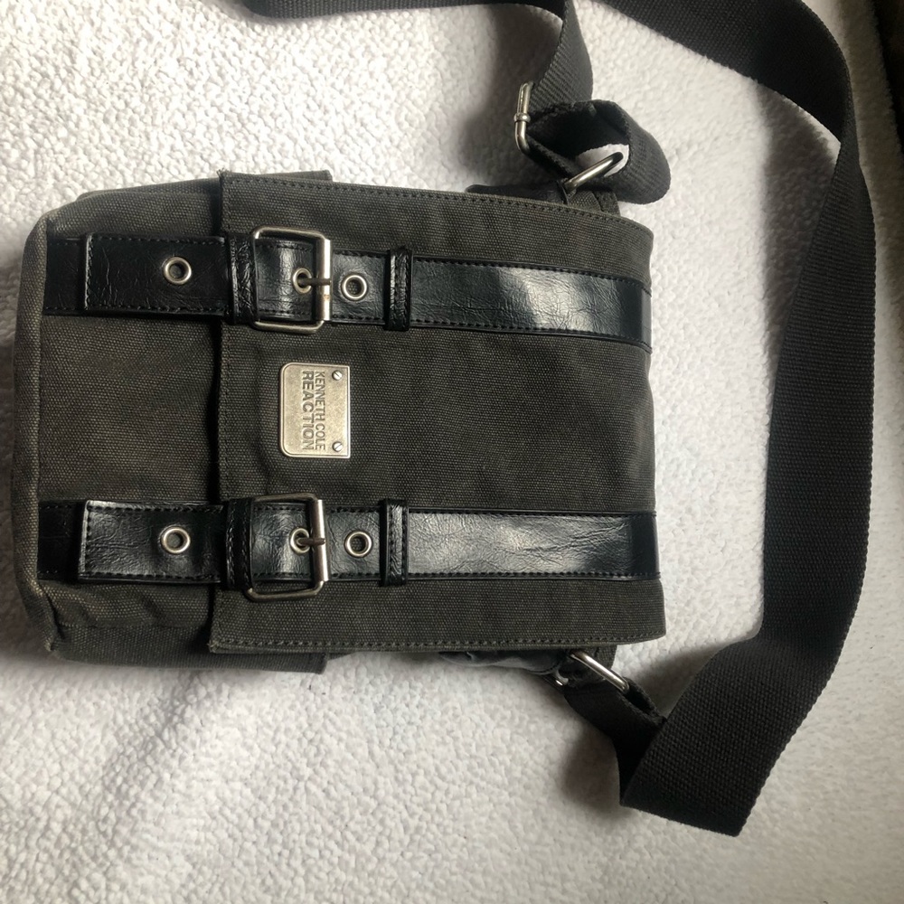 Kenneth Cole Reaction cross body jean bag